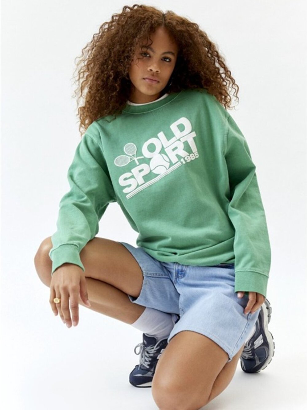 URBAN OUTFITTERS Old Sport 1985 Puff Paint Pullover Sweatshirt in Green (L/XL)